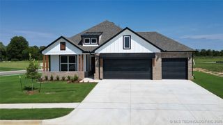 8406 E El Paso Street, Broken Arrow, OK 74014