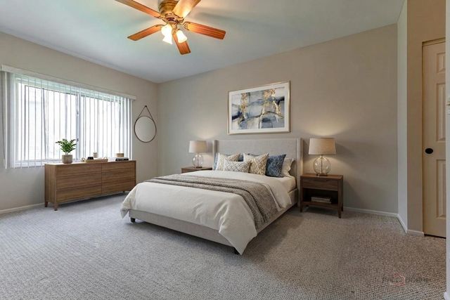1090 Pine Tree Circle N, Buffalo Grove, IL 60089