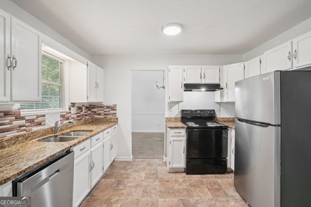 757 Stonebridge Park Circle, Lithonia, GA 30058
