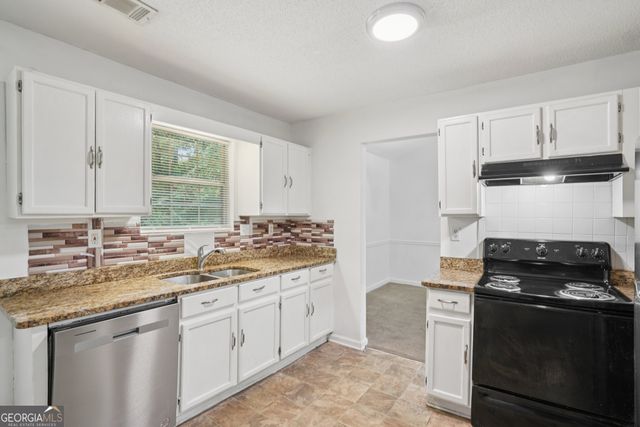 757 Stonebridge Park Circle, Lithonia, GA 30058