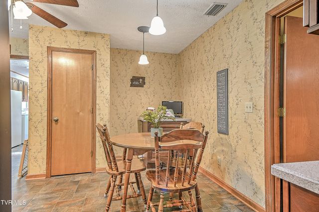 805 Clairmont Road, Johnson City, TN 37601