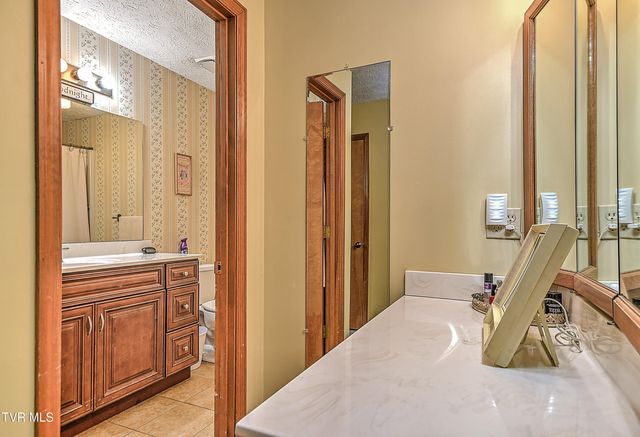 805 Clairmont Road, Johnson City, TN 37601