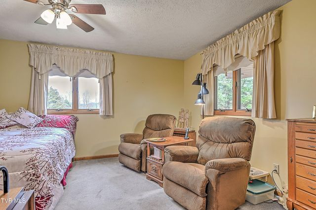 805 Clairmont Road, Johnson City, TN 37601