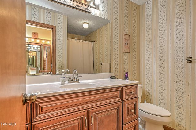 805 Clairmont Road, Johnson City, TN 37601