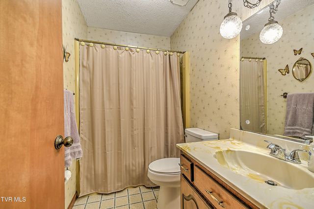 805 Clairmont Road, Johnson City, TN 37601