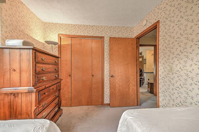 805 Clairmont Road, Johnson City, TN 37601