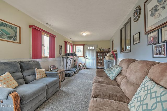 805 Clairmont Road, Johnson City, TN 37601