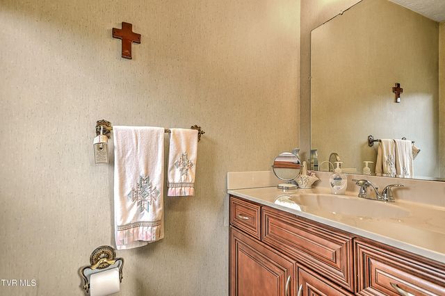 805 Clairmont Road, Johnson City, TN 37601