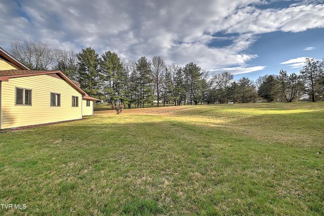 805 Clairmont Road, Johnson City, TN 37601