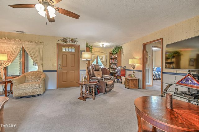 805 Clairmont Road, Johnson City, TN 37601