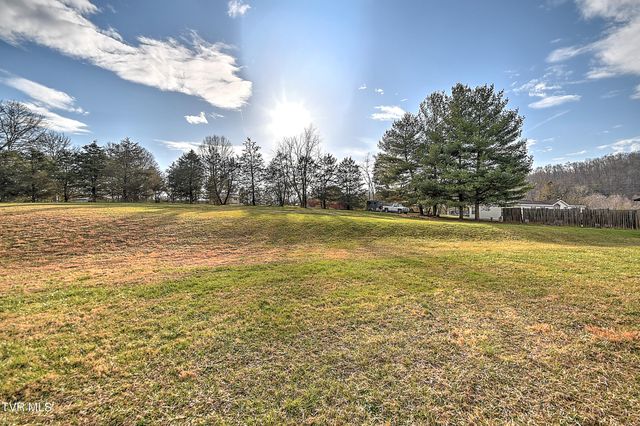 805 Clairmont Road, Johnson City, TN 37601
