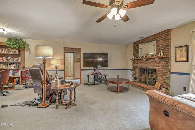 805 Clairmont Road, Johnson City, TN 37601