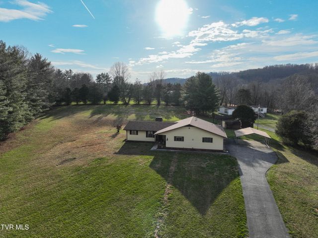 805 Clairmont Road, Johnson City, TN 37601