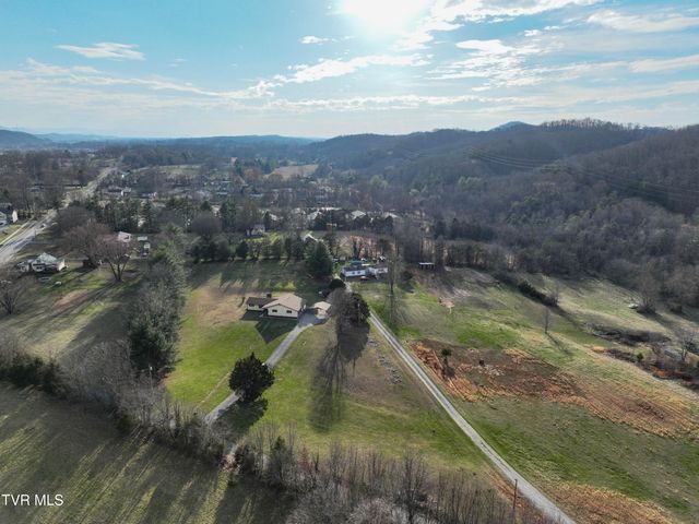 805 Clairmont Road, Johnson City, TN 37601