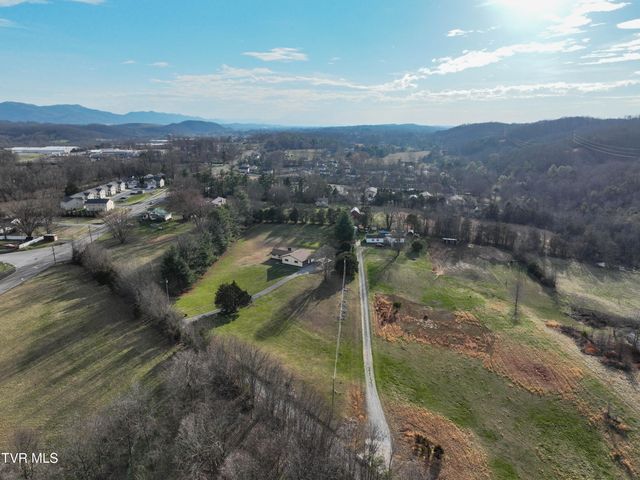 805 Clairmont Road, Johnson City, TN 37601