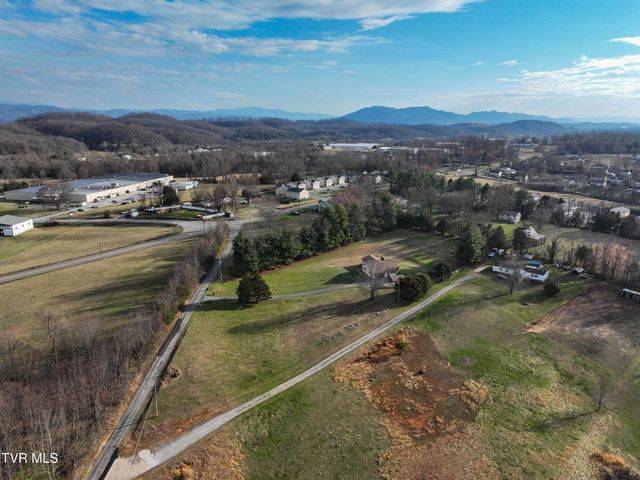 805 Clairmont Road, Johnson City, TN 37601