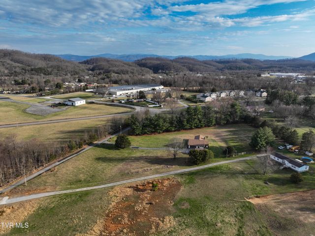 805 Clairmont Road, Johnson City, TN 37601