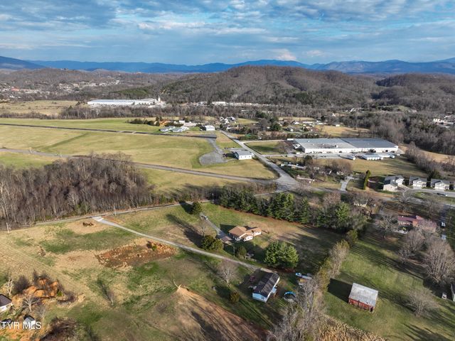805 Clairmont Road, Johnson City, TN 37601