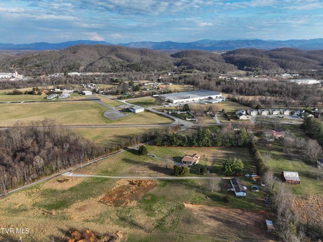 805 Clairmont Road, Johnson City, TN 37601