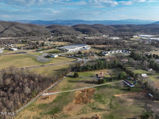 805 Clairmont Road, Johnson City, TN 37601