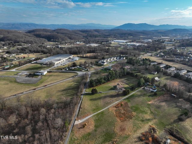 805 Clairmont Road, Johnson City, TN 37601