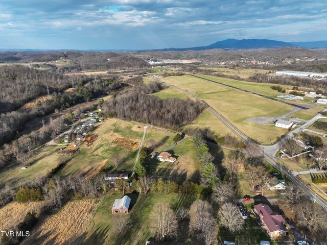 805 Clairmont Road, Johnson City, TN 37601