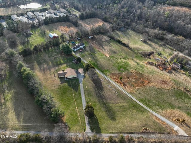 805 Clairmont Road, Johnson City, TN 37601