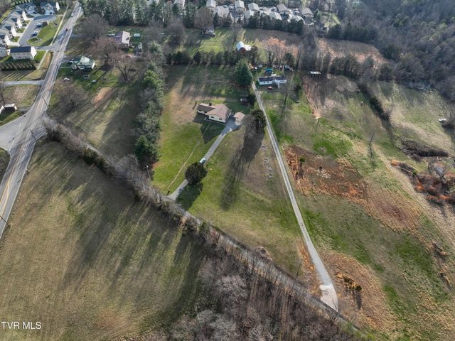 805 Clairmont Road, Johnson City, TN 37601