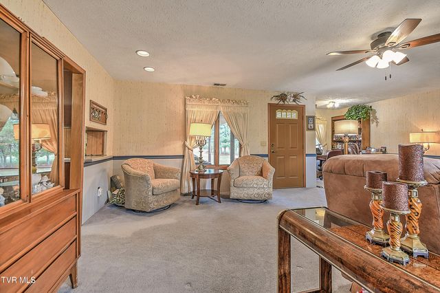 805 Clairmont Road, Johnson City, TN 37601