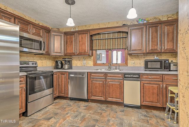 805 Clairmont Road, Johnson City, TN 37601