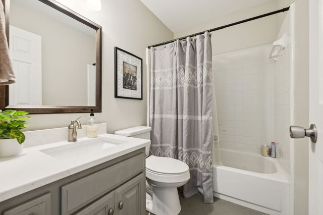 709 Saddle Trail Ct, Hermitage, TN 37076