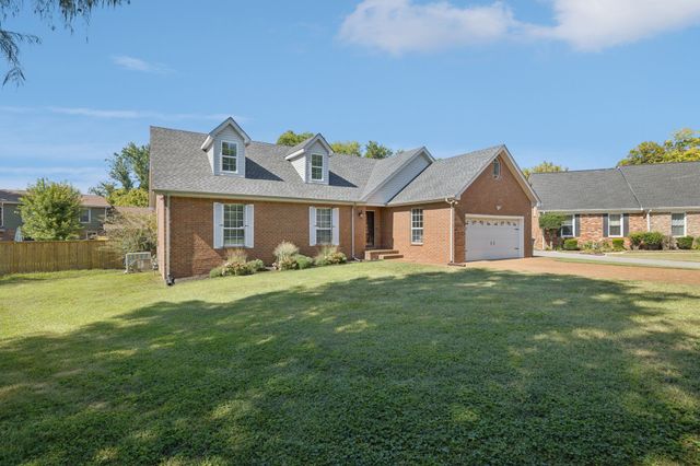 709 Saddle Trail Ct, Hermitage, TN 37076