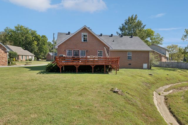 709 Saddle Trail Ct, Hermitage, TN 37076