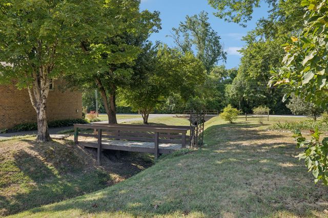 709 Saddle Trail Ct, Hermitage, TN 37076