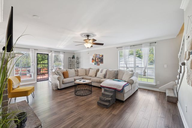 709 Saddle Trail Ct, Hermitage, TN 37076