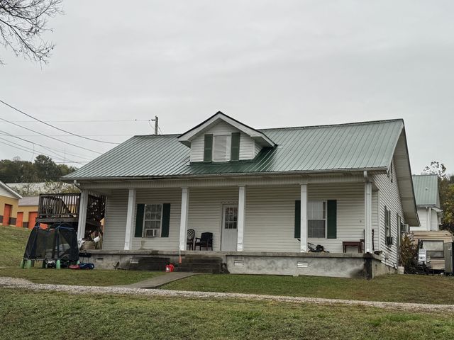 303 Jefferson Ave, E, Carthage, TN 37030