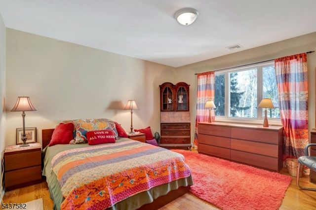 237 Cedar Ln, River Vale Twp., NJ 07675