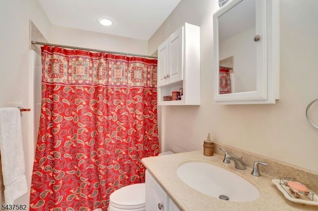 237 Cedar Ln, River Vale Twp., NJ 07675