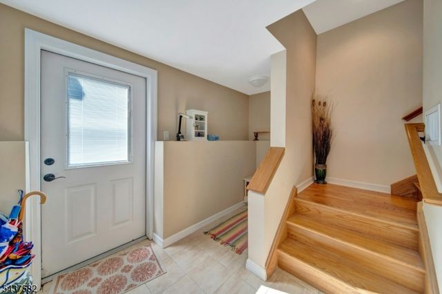 237 Cedar Ln, River Vale Twp., NJ 07675