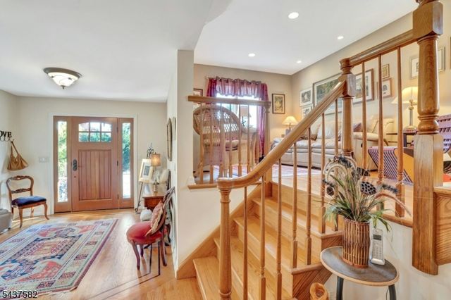 237 Cedar Ln, River Vale Twp., NJ 07675