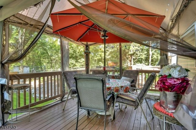 237 Cedar Ln, River Vale Twp., NJ 07675