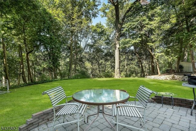 237 Cedar Ln, River Vale Twp., NJ 07675