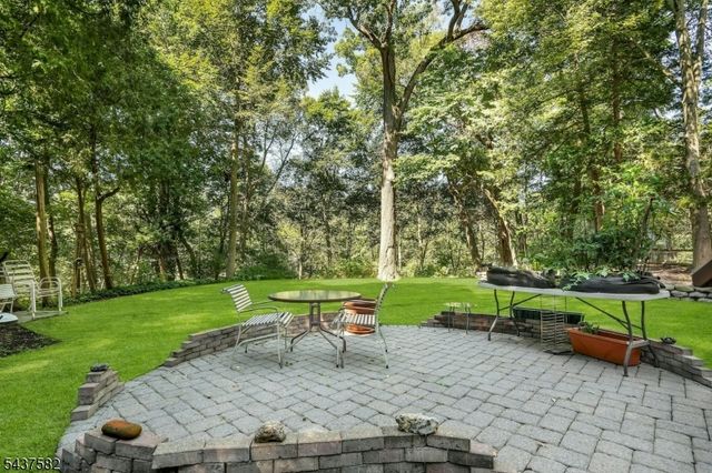 237 Cedar Ln, River Vale Twp., NJ 07675