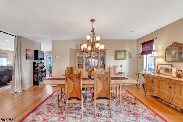 237 Cedar Ln, River Vale Twp., NJ 07675