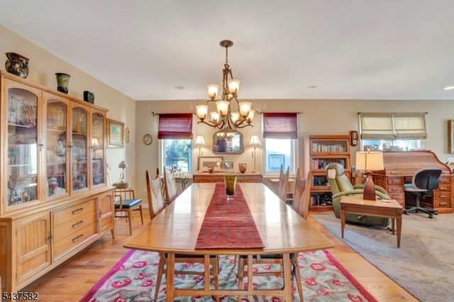 237 Cedar Ln, River Vale Twp., NJ 07675