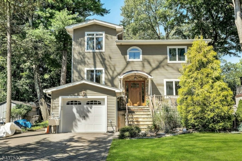 237 Cedar Ln, River Vale Twp., NJ 07675