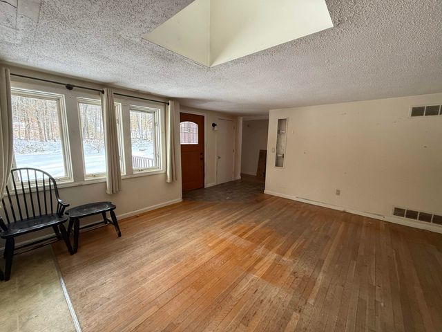 256 Middle Branch Road, New Boston, NH 03070