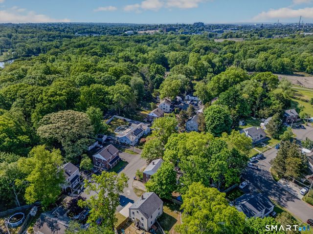 180 Dupont Place, Bridgeport, CT 06610