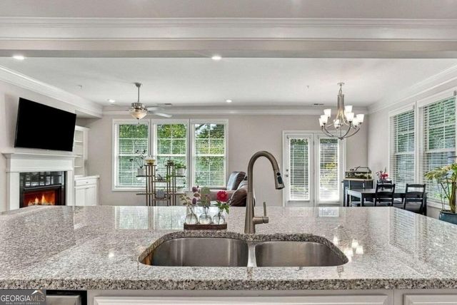 58 W Dixie Avenue SE, Marietta, GA 30008
