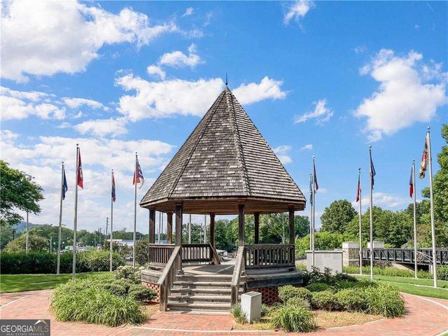 58 W Dixie Avenue SE, Marietta, GA 30008